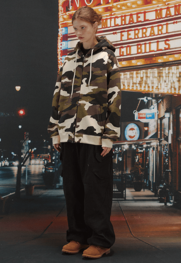 TryTryLook AI fashion example https://static-1326352035.cos.ap-guangzhou.myqcloud.com/style/15d59df6-ec62-4f1a-8548-30ccabac2755.png