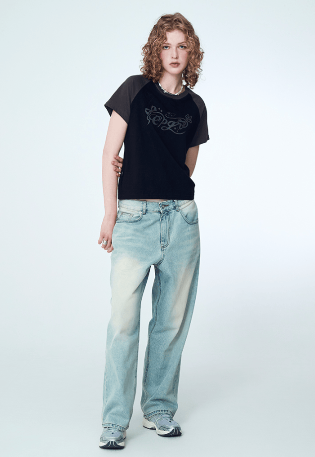 TryTryLook AI fashion example https://static-1326352035.cos.ap-guangzhou.myqcloud.com/style/20a982f3-0626-40ad-bed4-0a2cddaa9363.png