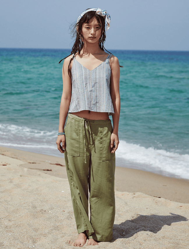 TryTryLook AI fashion example https://static-1326352035.cos.ap-guangzhou.myqcloud.com/style/28f213f1-d256-458d-b5b8-c67d8997e51a.png