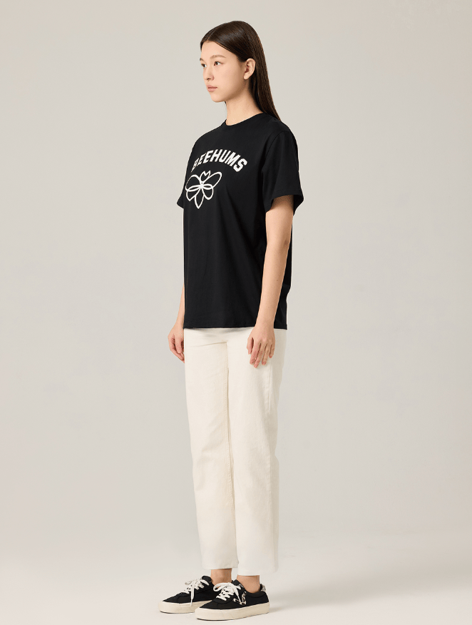 TryTryLook AI fashion example https://static-1326352035.cos.ap-guangzhou.myqcloud.com/style/2fc971b3-3919-4508-ada0-eef959f9c875.png