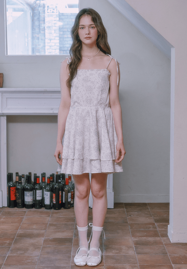 TryTryLook AI fashion example https://static-1326352035.cos.ap-guangzhou.myqcloud.com/style/4343f58d-5ffc-4eb1-985f-9d3b01067721.png