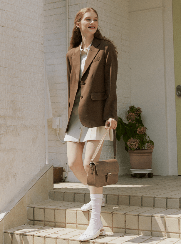TryTryLook AI fashion example https://static-1326352035.cos.ap-guangzhou.myqcloud.com/style/52f30c94-985d-49f3-9f56-14bbbfb1f147.png