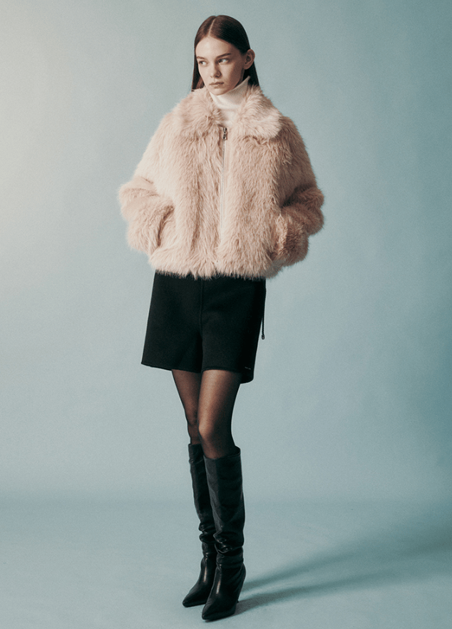 TryTryLook AI fashion example https://static-1326352035.cos.ap-guangzhou.myqcloud.com/style/57688d26-c267-4d2c-bd16-b5cb1f6b2461.png