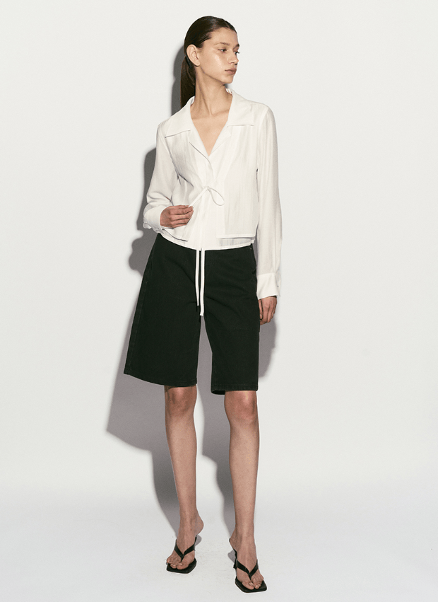 TryTryLook AI fashion example https://static-1326352035.cos.ap-guangzhou.myqcloud.com/style/5f1f3ab0-dab9-4129-94b8-0f8d82b201a3.png