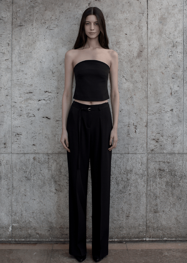 TryTryLook AI fashion example https://static-1326352035.cos.ap-guangzhou.myqcloud.com/style/627f1756-ae67-488f-841a-2c95a9e6e39a.png