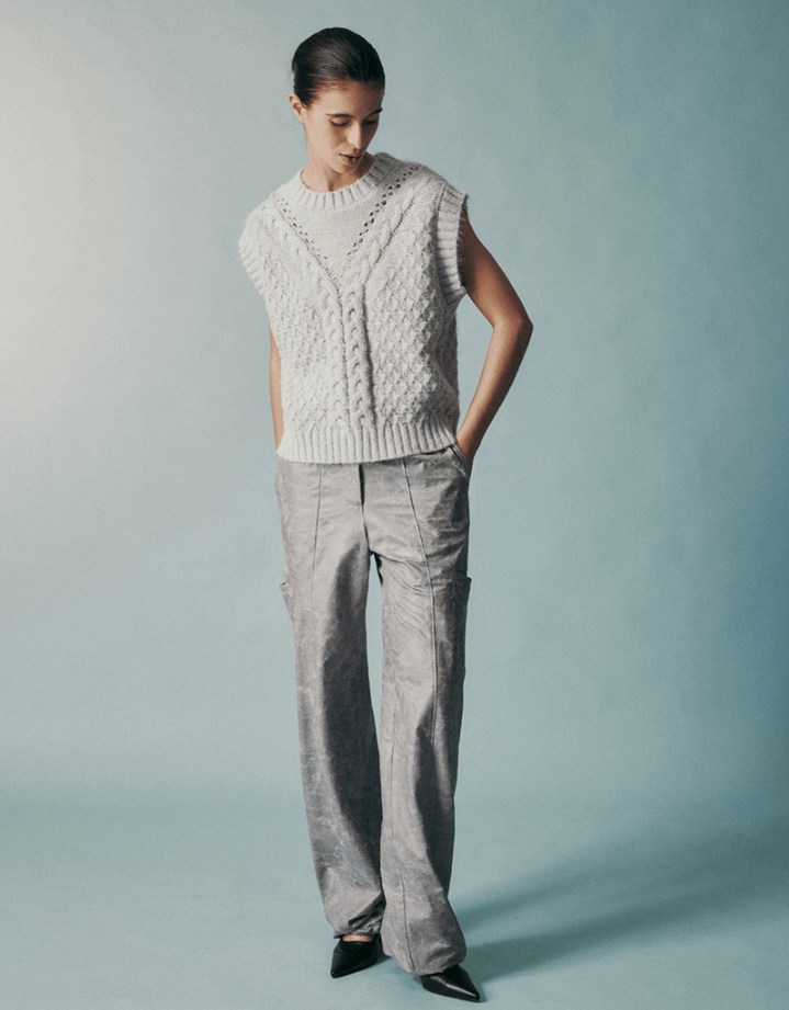 TryTryLook AI fashion example https://static-1326352035.cos.ap-guangzhou.myqcloud.com/style/7dfc0f87-ed5d-45bd-8e1b-2cd8f2a297aa.png