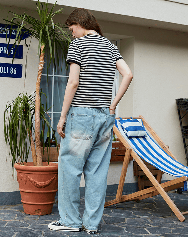 TryTryLook AI fashion example https://static-1326352035.cos.ap-guangzhou.myqcloud.com/style/b11b24e2-5d19-4170-9324-d84b30ccb8d2.png